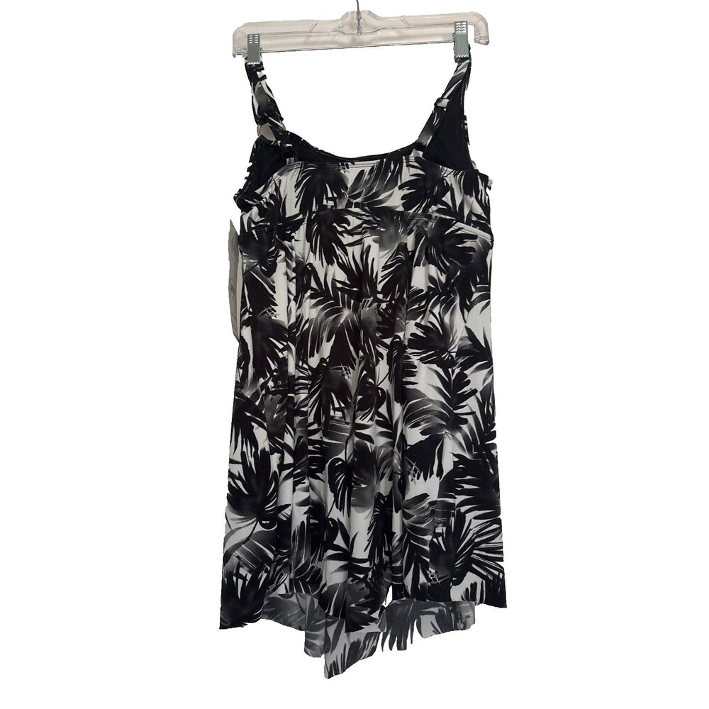 Women NWT Catalina blk/white skirted 1 piece swimsuit. Size 12/14 sunbathe beach